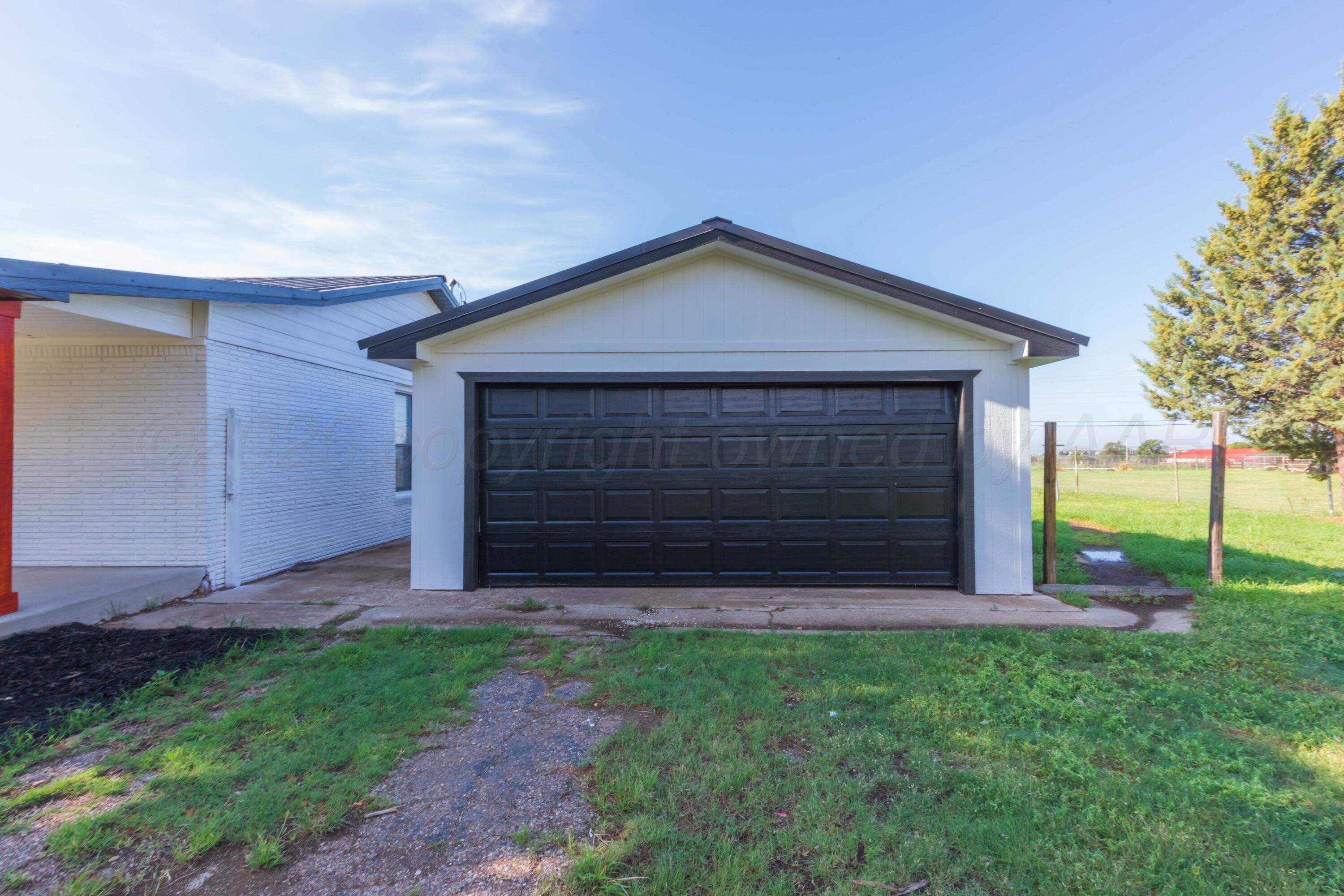 5133 Arden Road Amarillo, TX 79110 - Photo 5 of 30 GARAGE