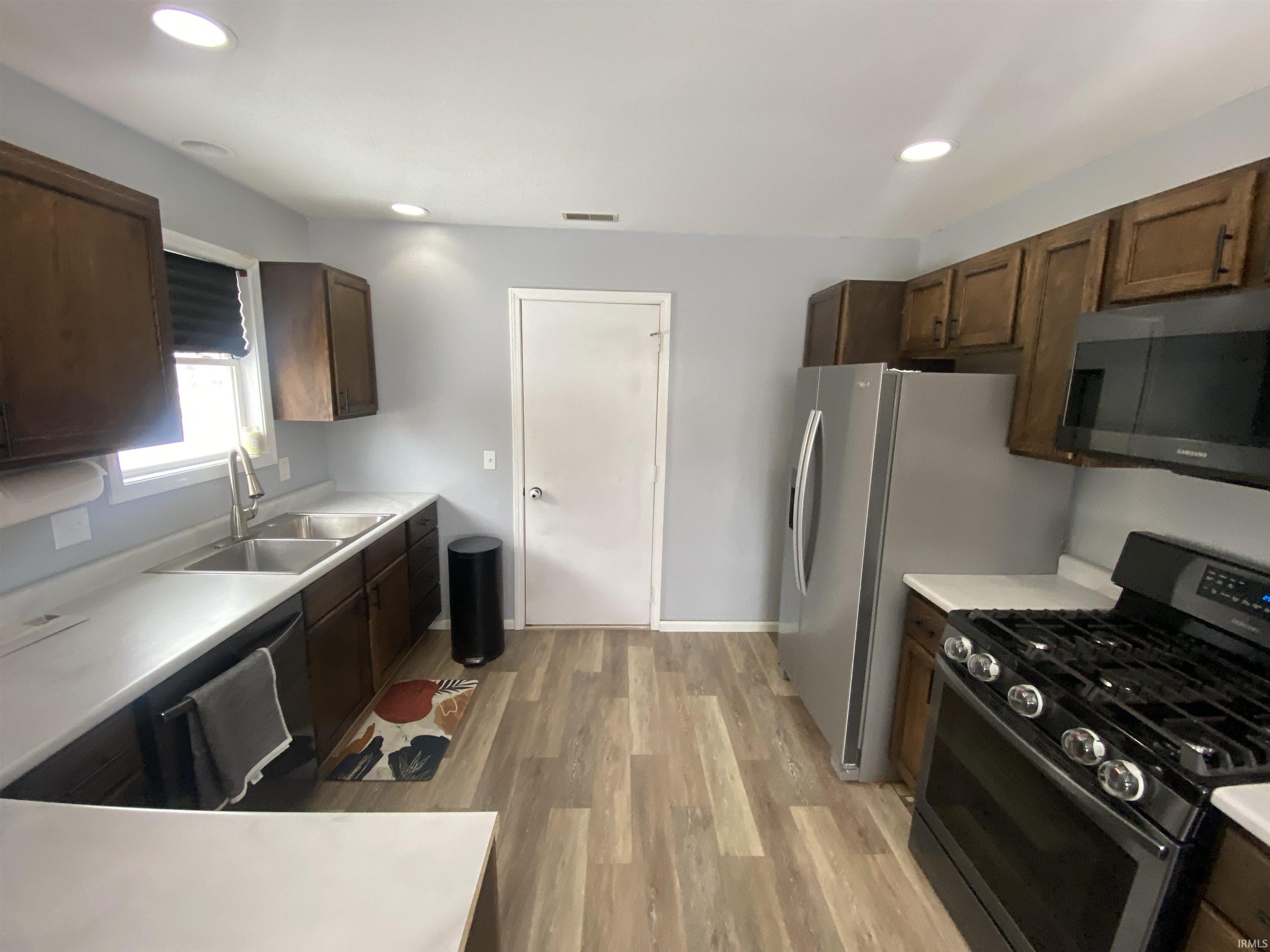 1306 Timber Trace Auburn, IN 46706 - Photo 4 of 17