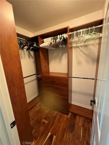 a view of an entryway with a livingroom