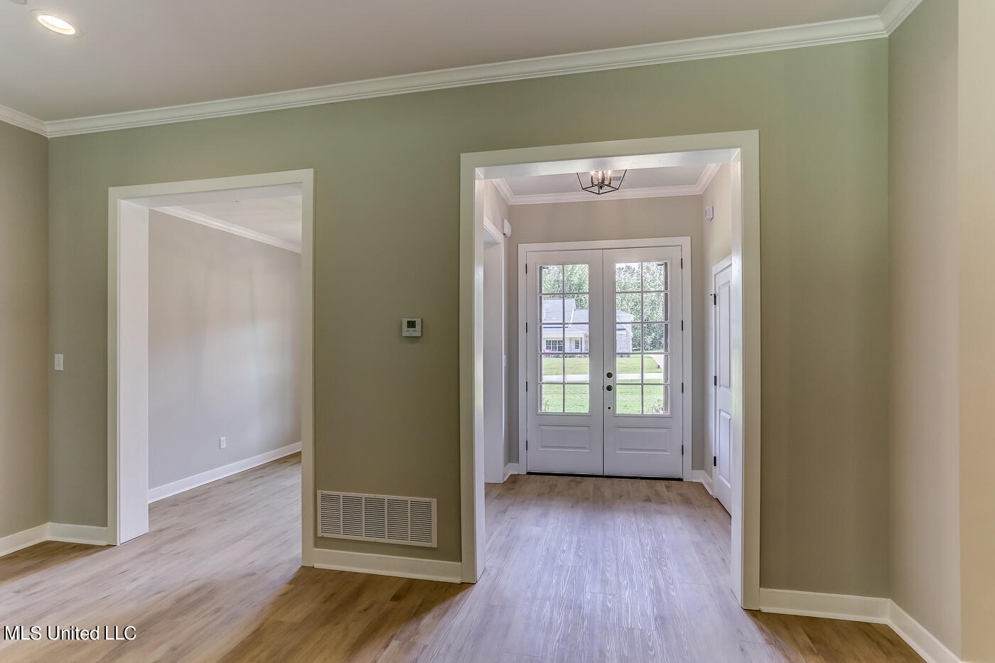 9094 Treadway Creek Hernando, MS 38632 - Photo 3 of 49 IMG_5604_5_6_7_8