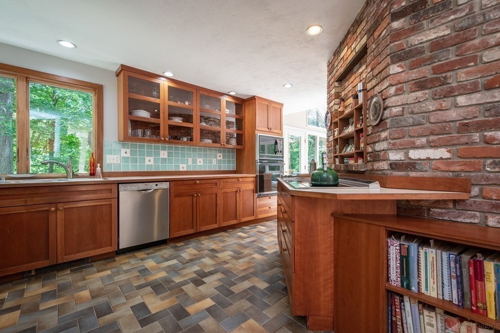108 Stow Road Harvard, MA 01451 - Photo 11 of 41