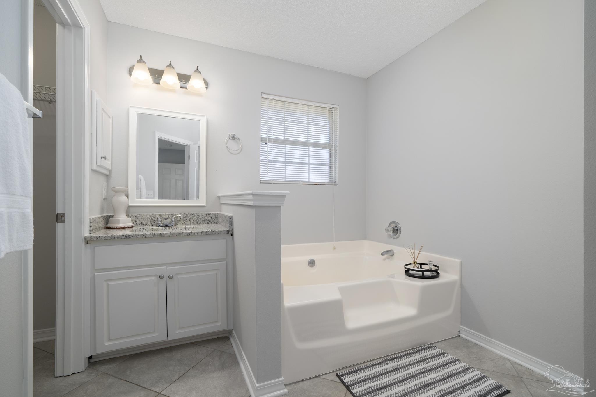 461 Turnberry Road Cantonment, FL 32533 - Photo 13 of 45 Gallery Image 13