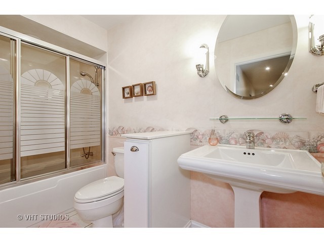 3165 Keystone Road Northbrook, IL 60062 - Photo 10 of 17 Gallery Image 10