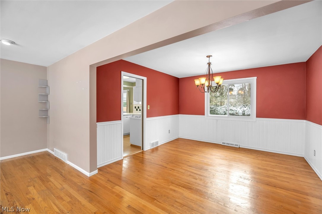 1050 Roland Road Cleveland, OH 44124 - Photo 8 of 32 Dining room