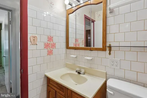 $575,000 | 902 Malta Lane, Silver Spring, MD 20901