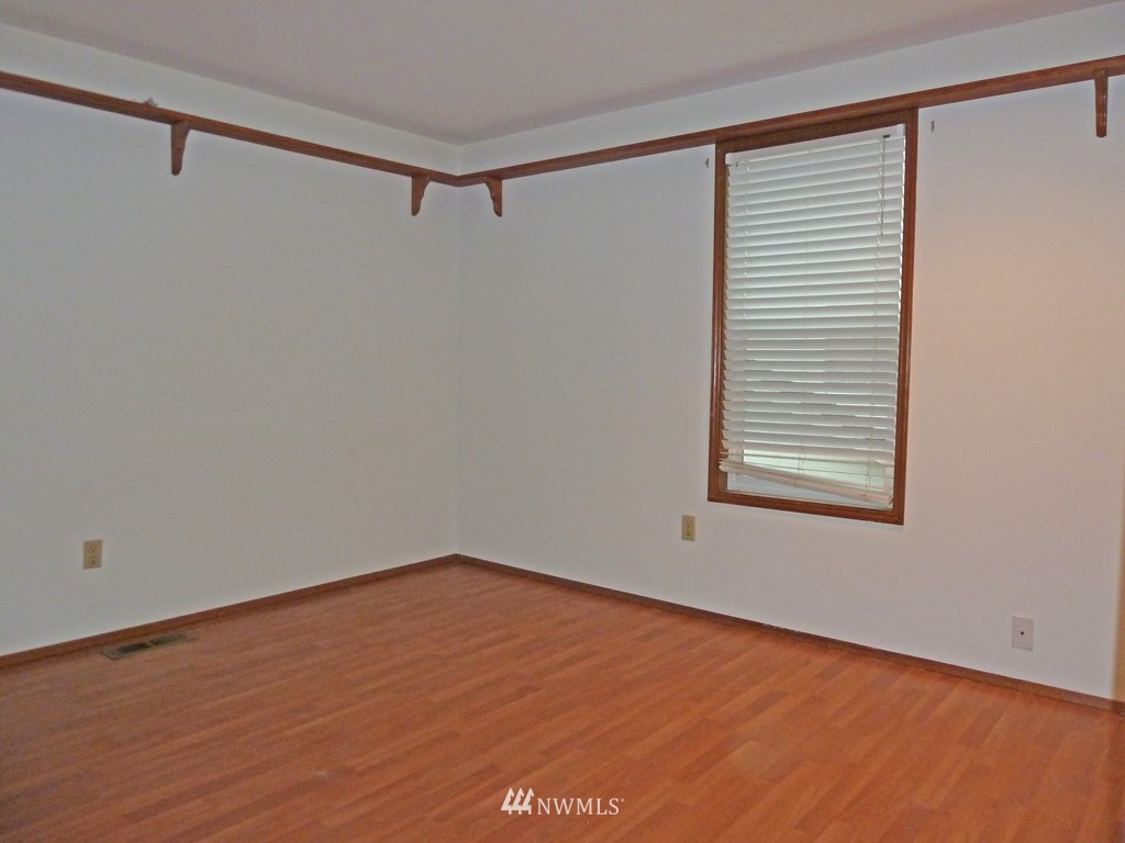14942 Southeast 184th Street Renton, WA 98058 - Photo 11 of 15 Gallery Image 11