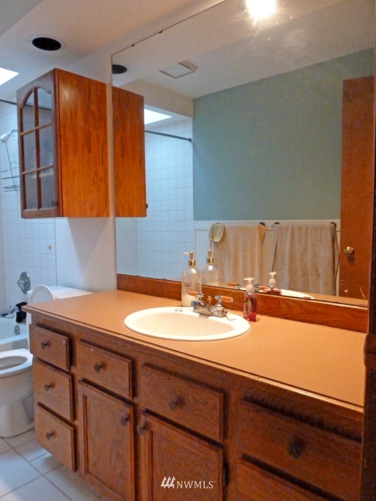14942 Southeast 184th Street Renton, WA 98058 - Photo 12 of 15 Gallery Image 12