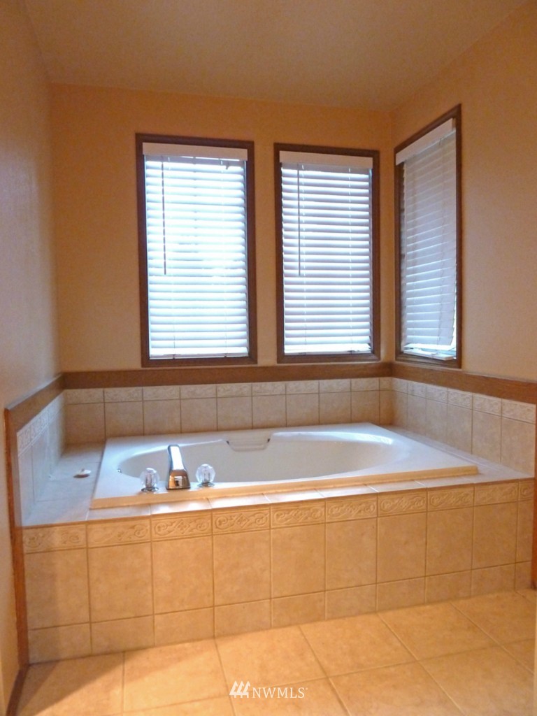 14942 Southeast 184th Street Renton, WA 98058 - Photo 14 of 15 Gallery Image 14