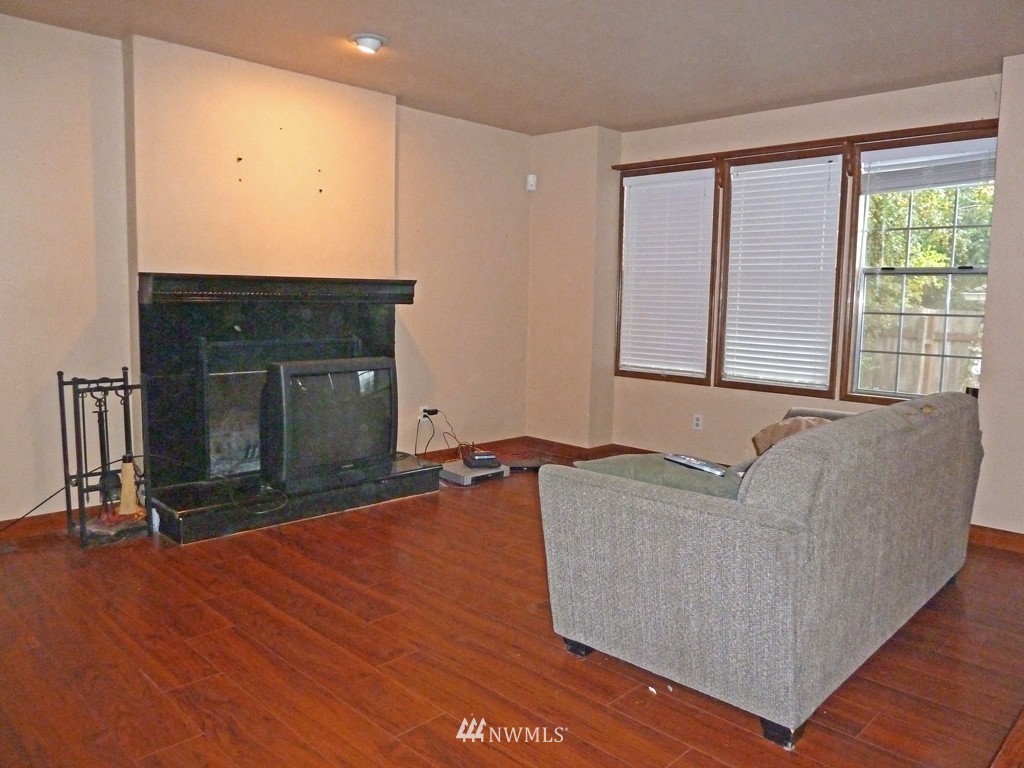 14942 Southeast 184th Street Renton, WA 98058 - Photo 8 of 15 Gallery Image 8
