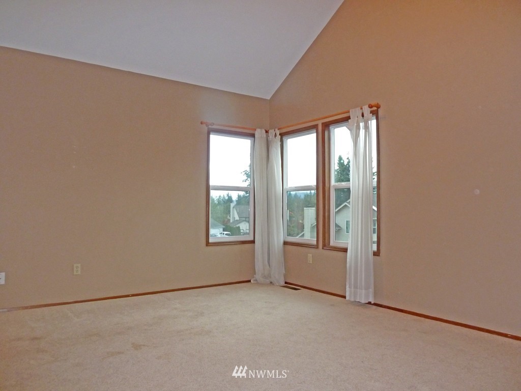 14942 Southeast 184th Street Renton, WA 98058 - Photo 10 of 15 Gallery Image 10