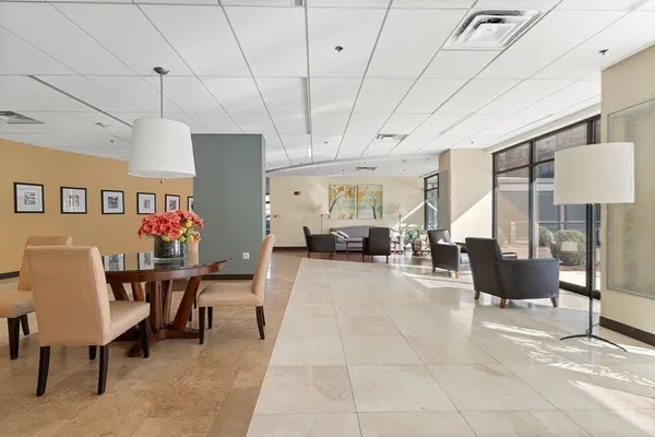 $2,600 | 60 Longwood Avenue, Unit 206, Brookline, MA 02446