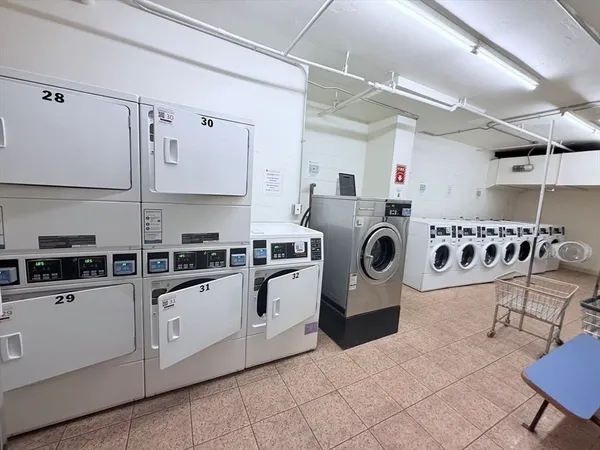 $2,600 | 60 Longwood Avenue, Unit 206, Brookline, MA 02446