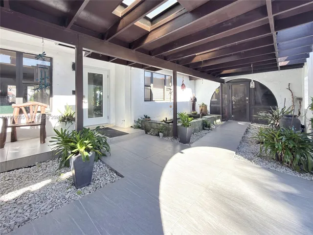 $3,549,000 | 7925 Southwest 124th Street, Pinecrest, FL 33156