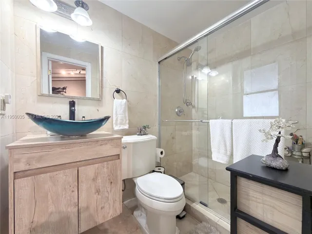 $3,549,000 | 7925 Southwest 124th Street, Pinecrest, FL 33156