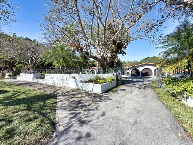 $3,549,000 | 7925 Southwest 124th Street, Pinecrest, FL 33156