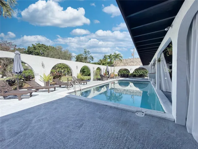 $3,549,000 | 7925 Southwest 124th Street, Pinecrest, FL 33156