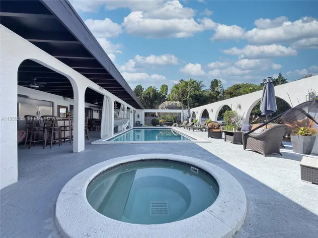 $3,549,000 | 7925 Southwest 124th Street, Pinecrest, FL 33156