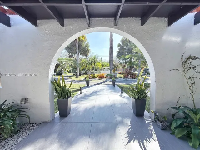 $3,549,000 | 7925 Southwest 124th Street, Pinecrest, FL 33156
