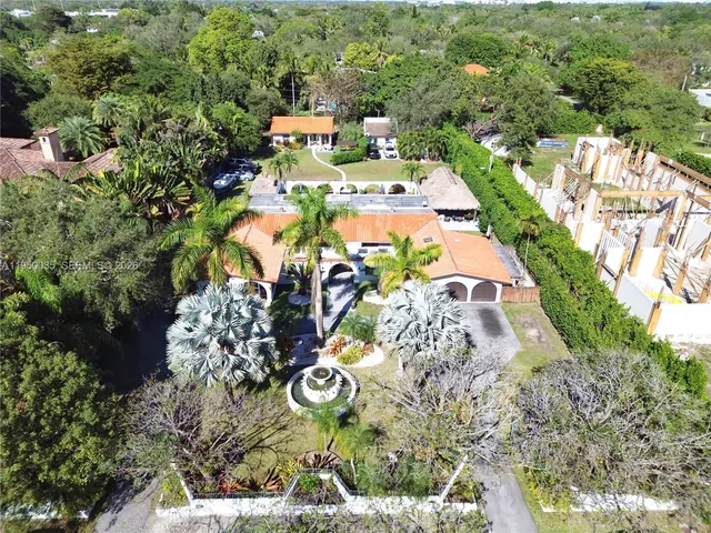 $3,549,000 | 7925 Southwest 124th Street, Pinecrest, FL 33156
