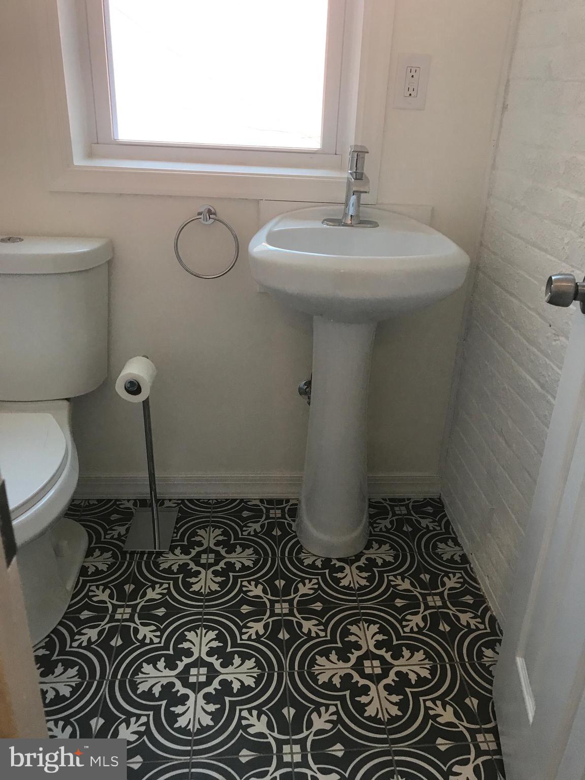 830 7th Street Northeast Washington, DC 20002 - Photo 15 of 15 Main Level Half Bath