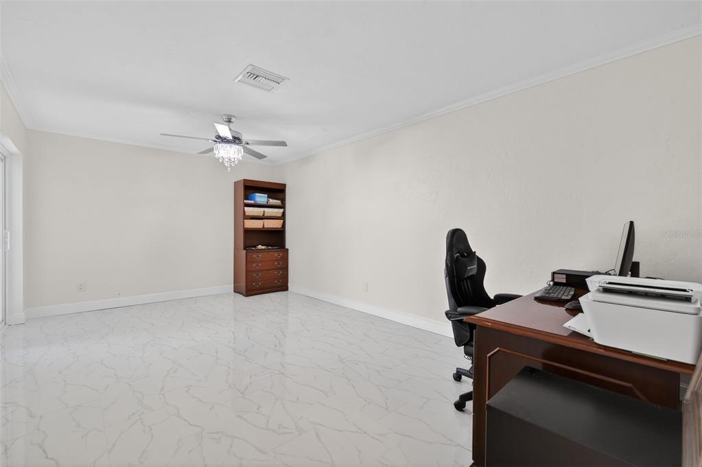 427 Boca Ciega Point Boulevard North St. Petersburg, FL 33708 - Photo 38 of 69 a view of workspace with windows