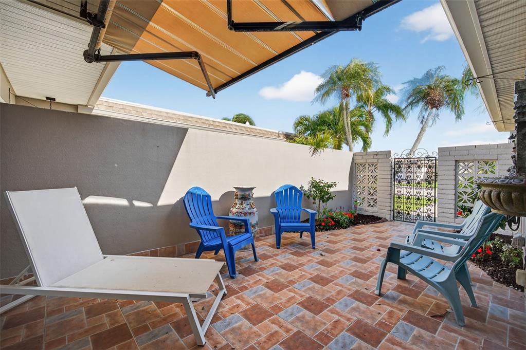 427 Boca Ciega Point Boulevard North St. Petersburg, FL 33708 - Photo 6 of 69 a outdoor space with furniture