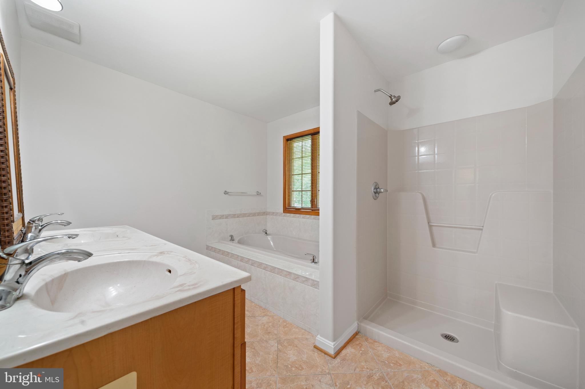 3115 Toftrees Place Brandywine, MD 20613 - Photo 27 of 60 Primary Bath Jetted Tub & Separate Shower