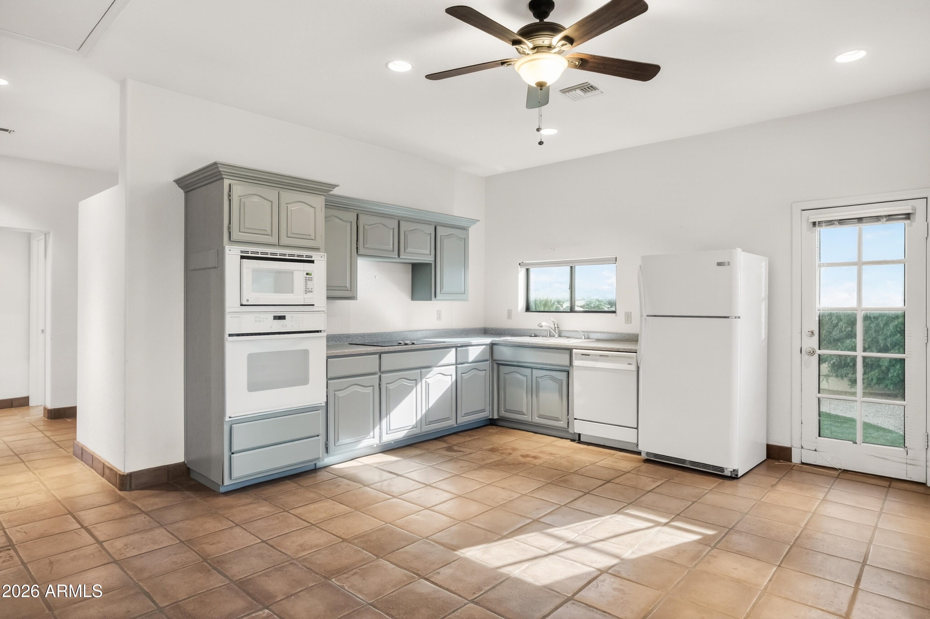9533 East Romping Road Carefree, AZ 85377 - Photo 53 of 63 Guest House Full Kitchen