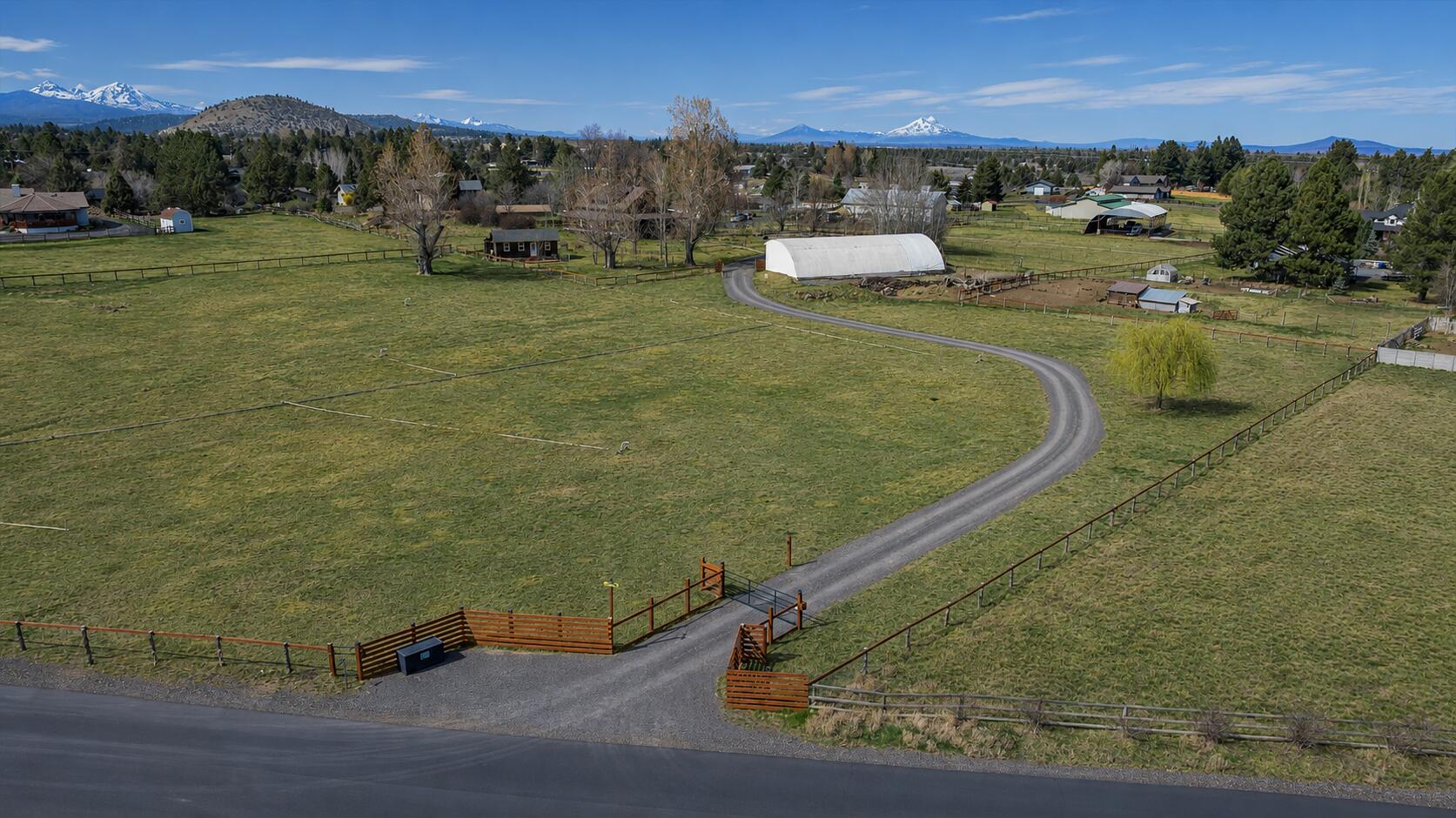 61855 Dobbin Road Bend, OR 97702 - Photo 5 of 6 ChatGPT Image May 27, 2026, 04_13_16 PM