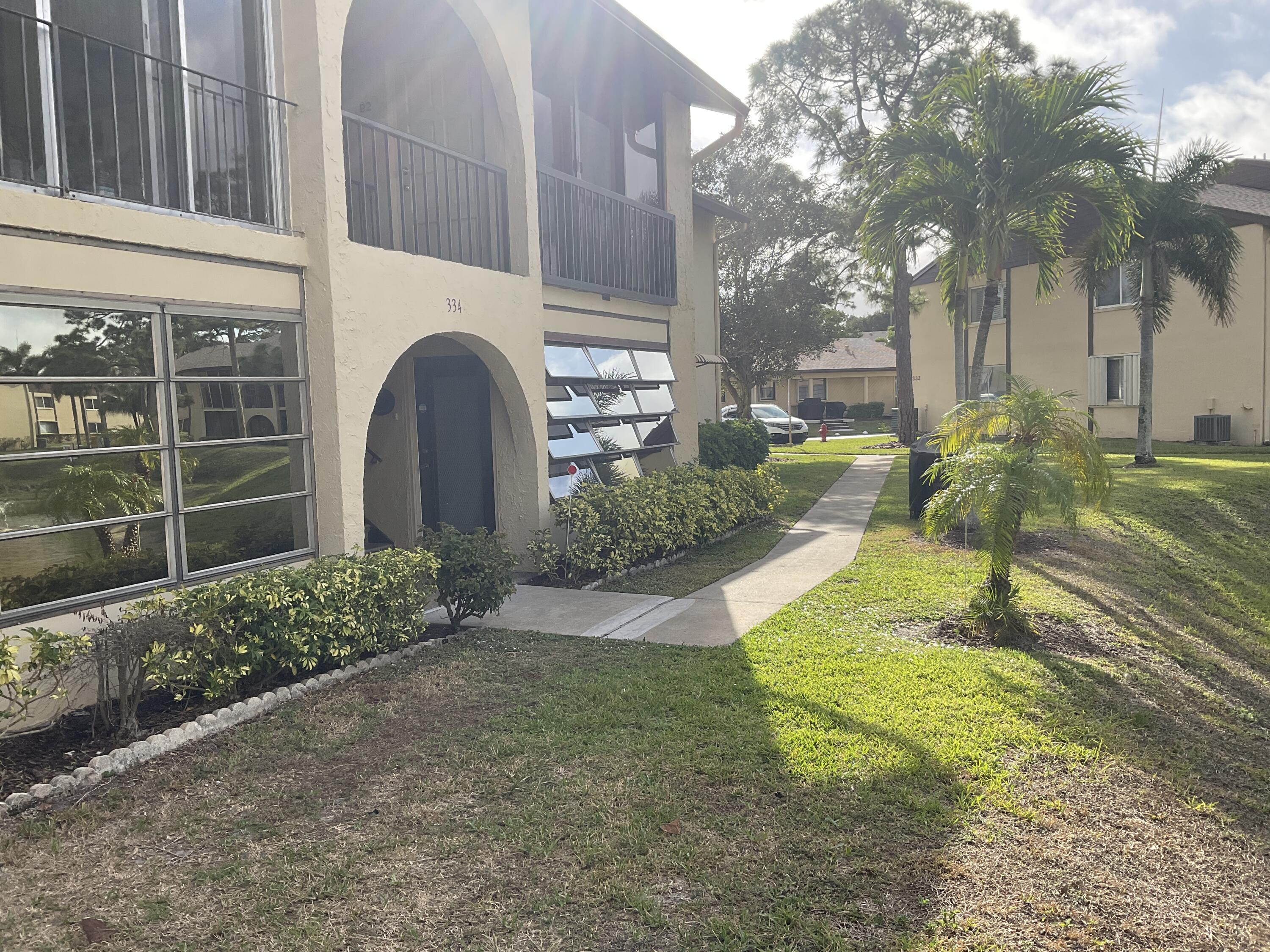 334 Pine Ridge Circle, Unit C1 Greenacres, FL 33463 - Photo 4 of 17 IMG_4547