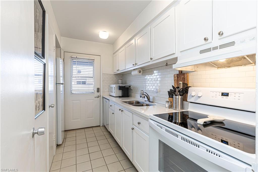 72 7th Street South, Unit 309 Naples, FL 34102 - Photo 14 of 21