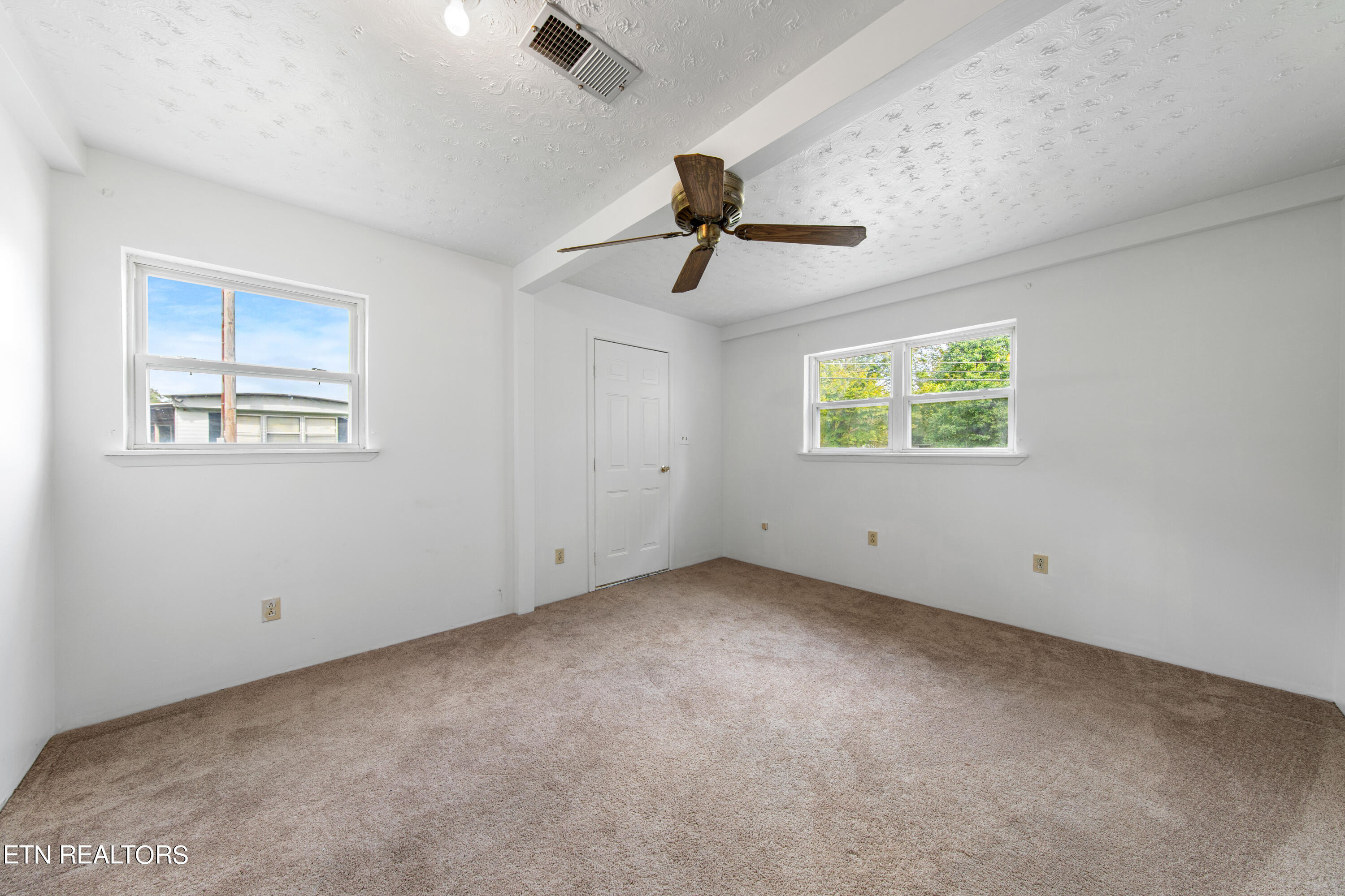 1485 Mountain View Road Robbins, TN 37852 - Photo 11 of 18 030A4063