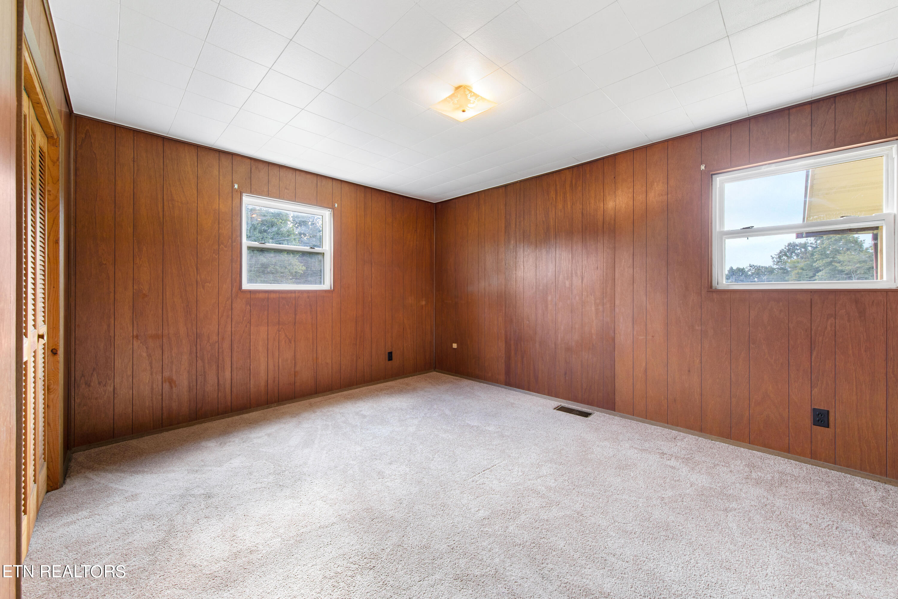 1485 Mountain View Road Robbins, TN 37852 - Photo 9 of 18 030A4049