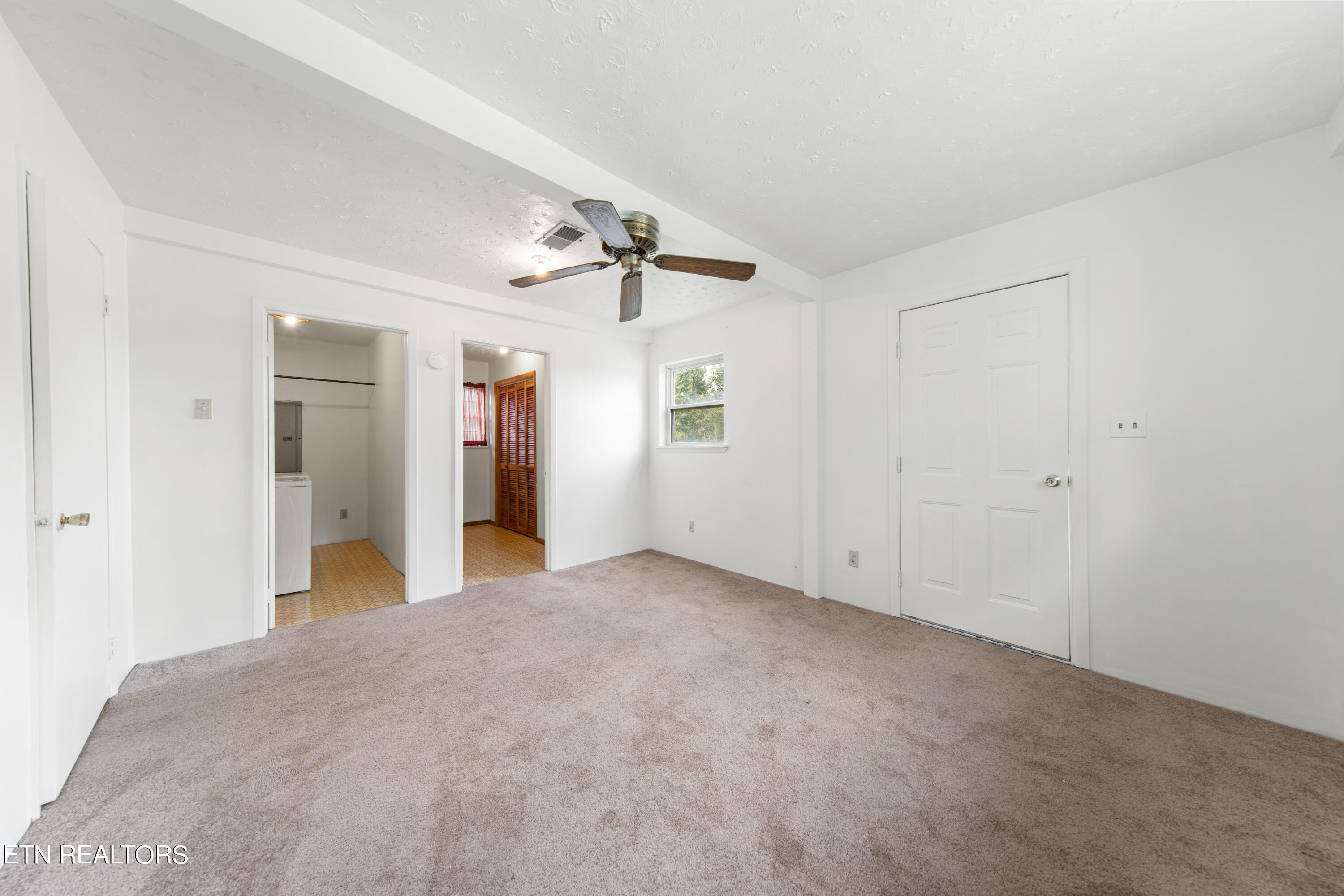 1485 Mountain View Road Robbins, TN 37852 - Photo 10 of 18 030A4059