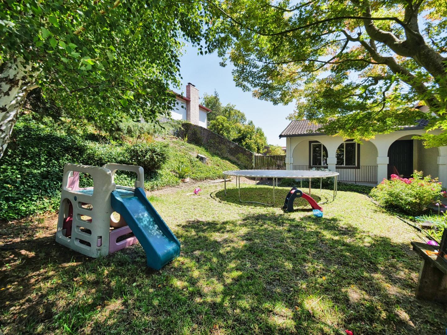 5909 Amend Road El Sobrante, CA 94803 - Photo 4 of 17