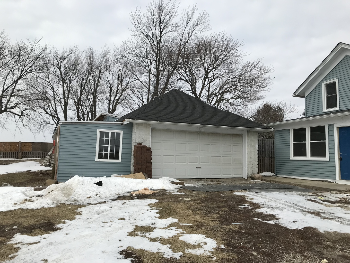 1994 Houghtby Road Shabbona, IL 60550 - Photo 44 of 45 a front view of a house
