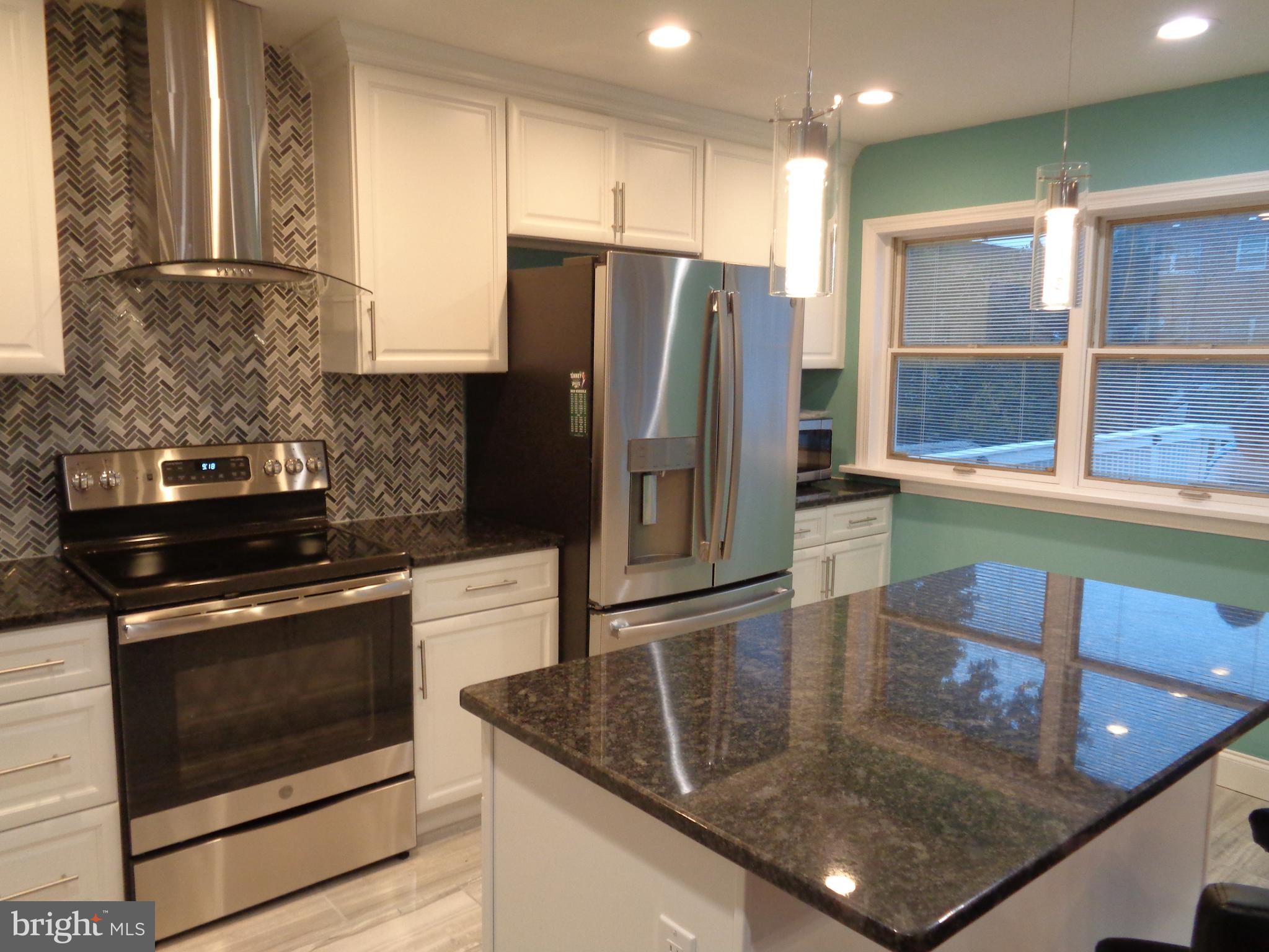 12712 Minden Road Philadelphia, PA 19154 - Photo 9 of 34