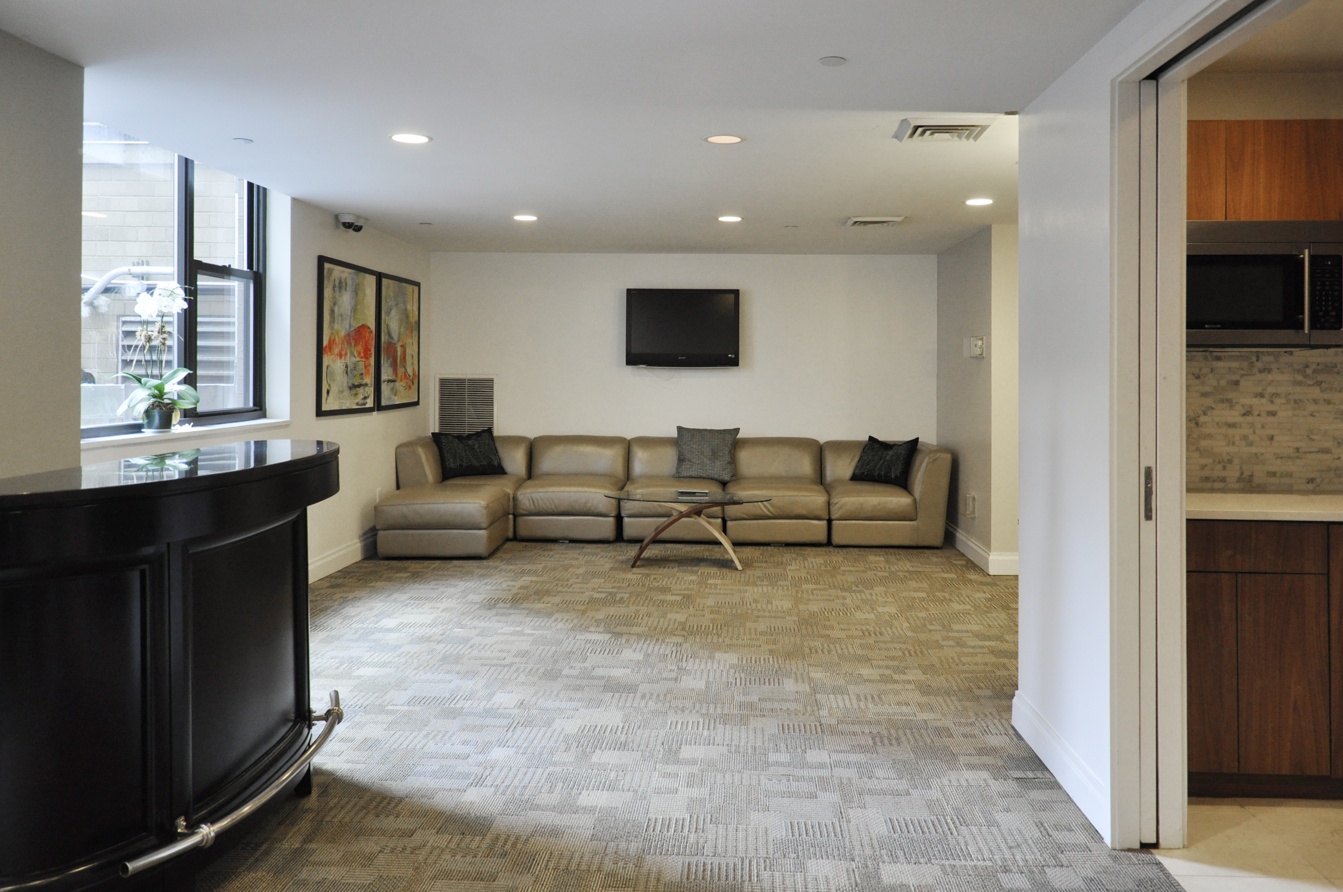 212 East 47th Street, Unit 25D Manhattan, NY 10017 - Photo 10 of 11