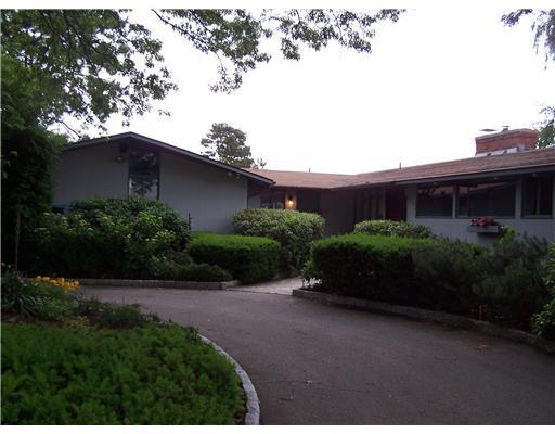 600 Ives Road Warwick, RI 02818 - Photo 1 of 11 Exterior Front.