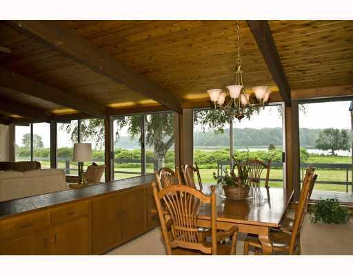 600 Ives Road Warwick, RI 02818 - Photo 6 of 11 Dining Room.