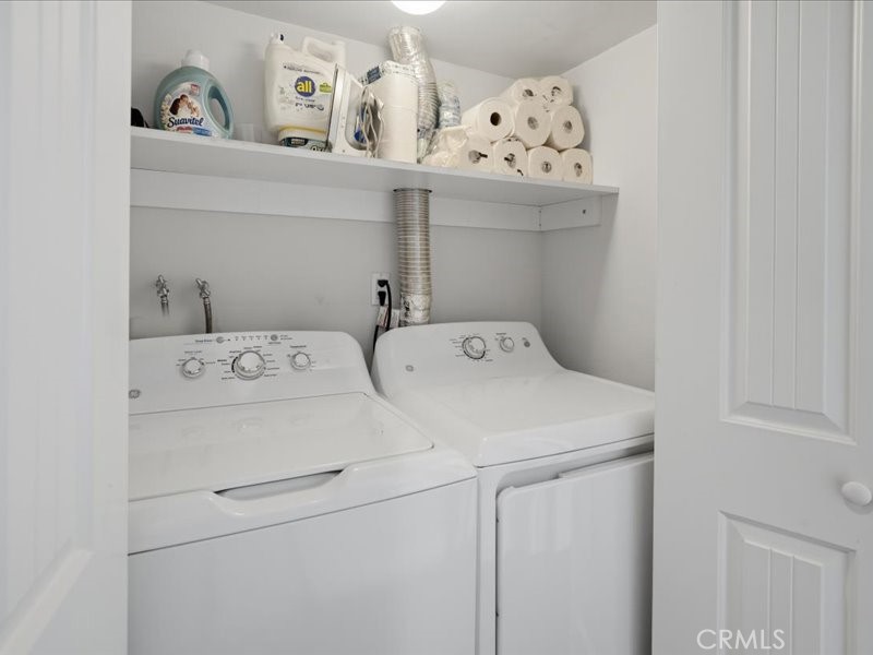 9735 Vía Roma Burbank, CA 91504 - Photo 27 of 39