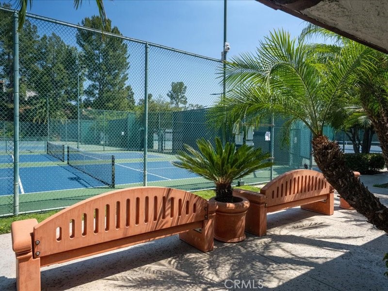 9735 Vía Roma Burbank, CA 91504 - Photo 29 of 39