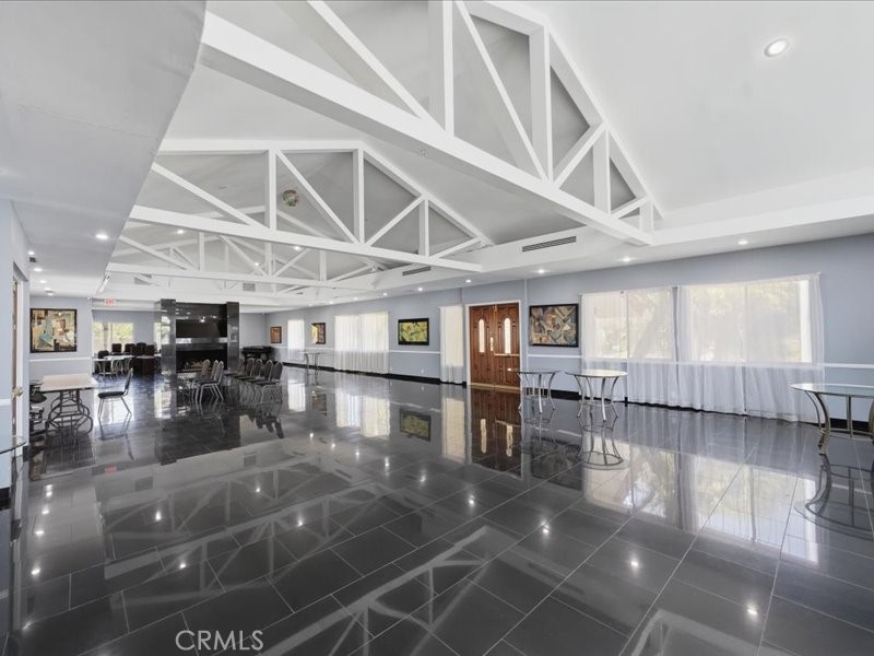 9735 Vía Roma Burbank, CA 91504 - Photo 33 of 39