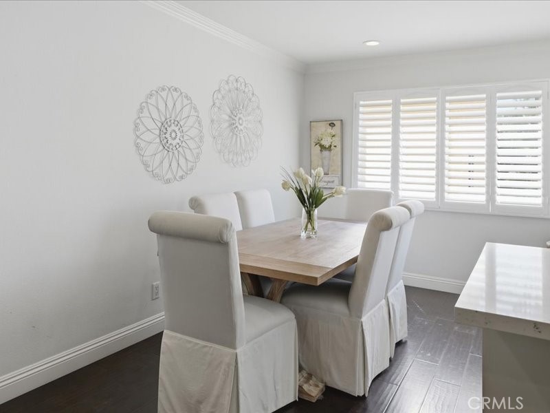 9735 Vía Roma Burbank, CA 91504 - Photo 10 of 39