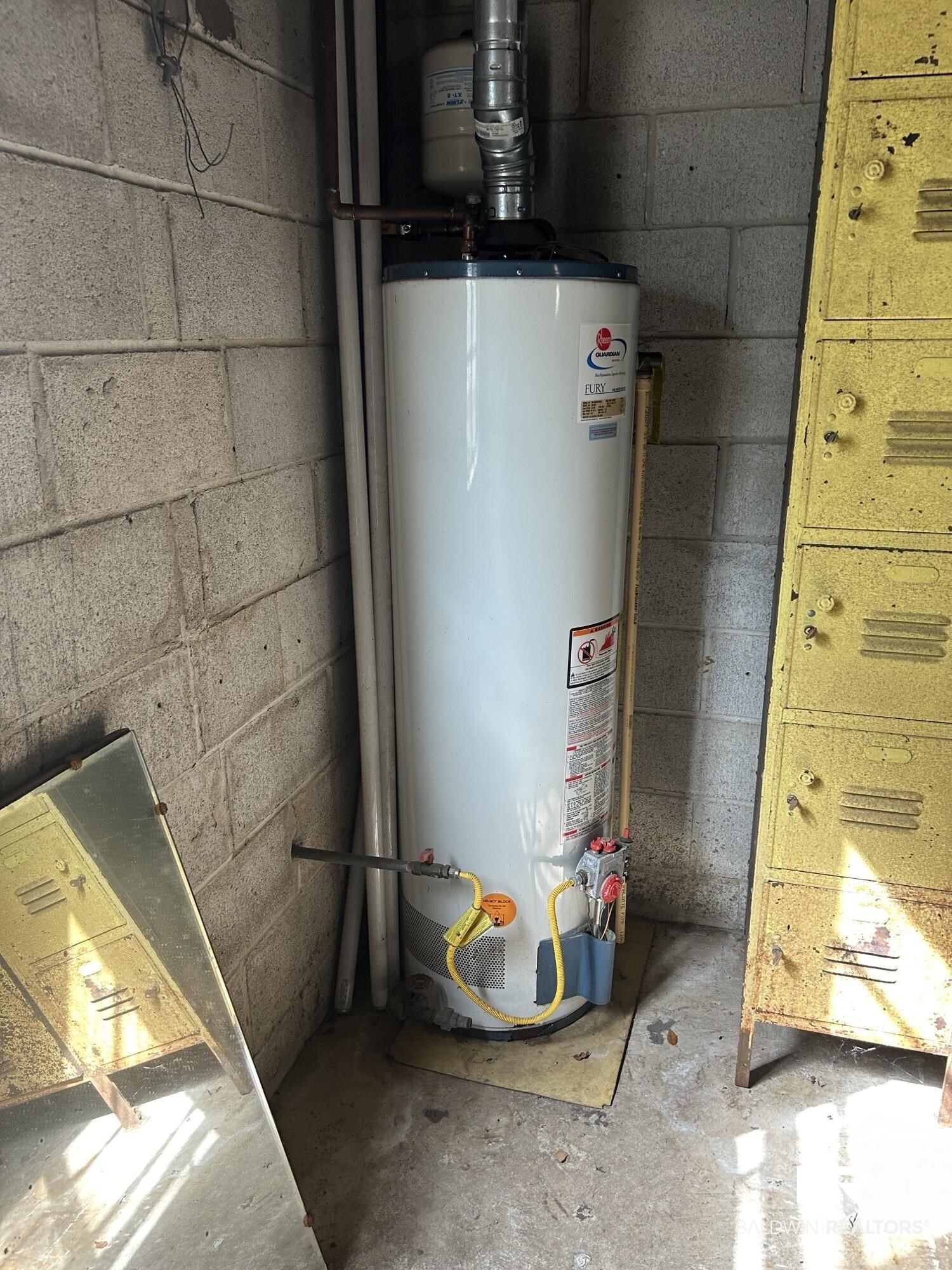 94 Diamond Street Mobile, AL 36611 - Photo 23 of 30 Utilities featuring water heater