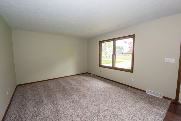 54843 Ehman Road Mishawaka, IN 46545 - Photo 11 of 29 Gallery Image 11