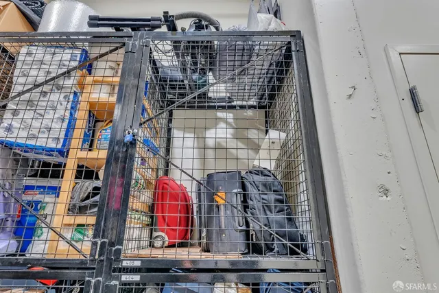 a view of entryway with a street