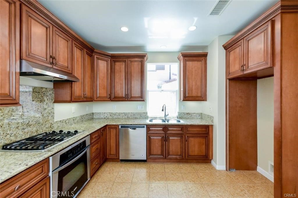 55 Hallmark Irvine, CA 92620 - Photo 13 of 39