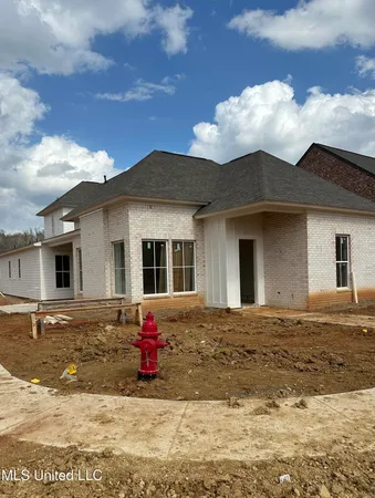 $640,000 | 136 Water Street, Madison, MS 39110