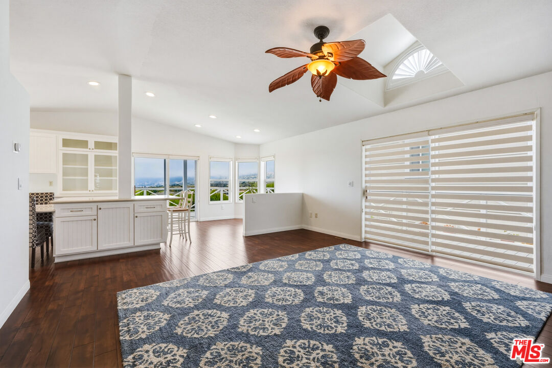 29500 Heathercliff Road, Unit 265 Malibu, CA 90265 - Photo 6 of 32